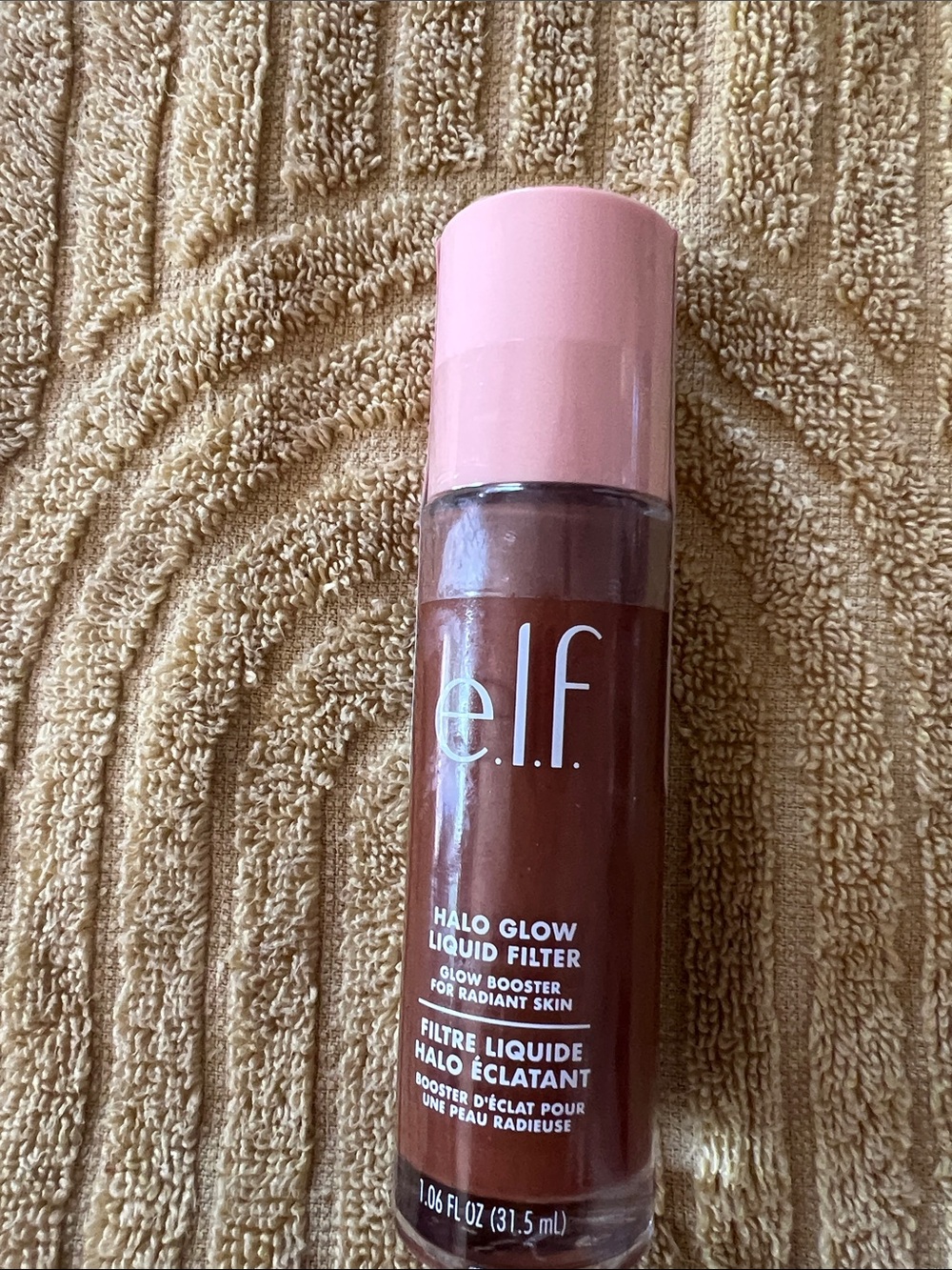 e.l.f. Halo Glow Liquid Filter — Deep Bronze with Pink Cap